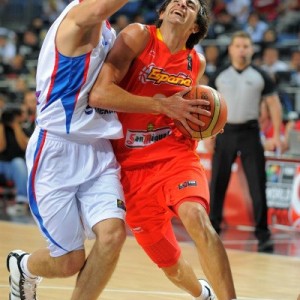 九州娱乐-争霸赛场，劲旅与弱队对决擦出火花